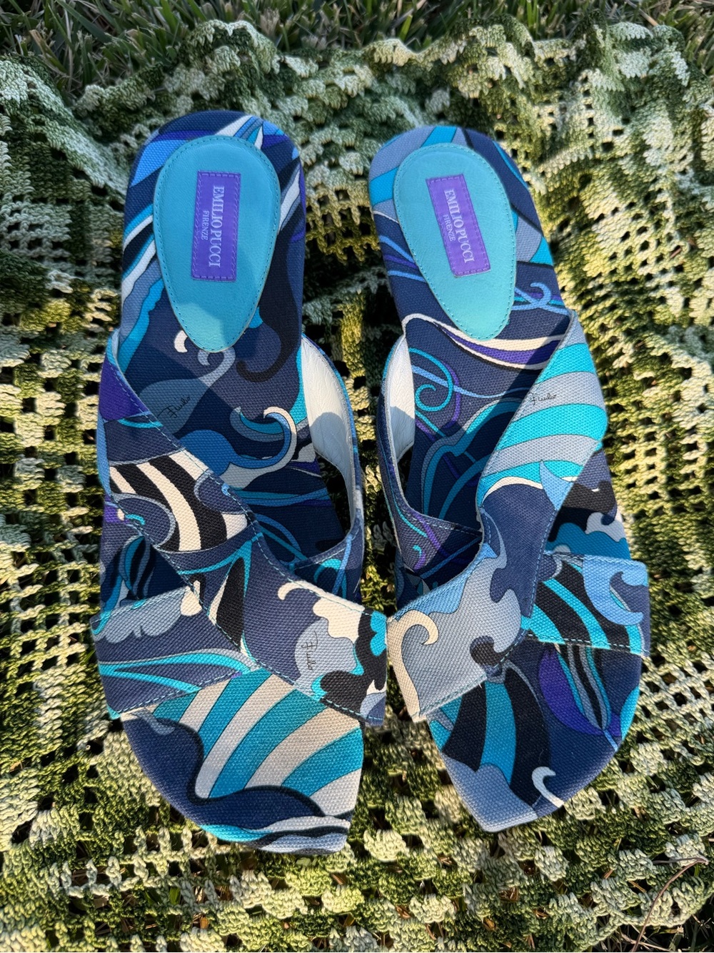 Emilio Pucci Blue Kitten Heels - Picture 3 of 7